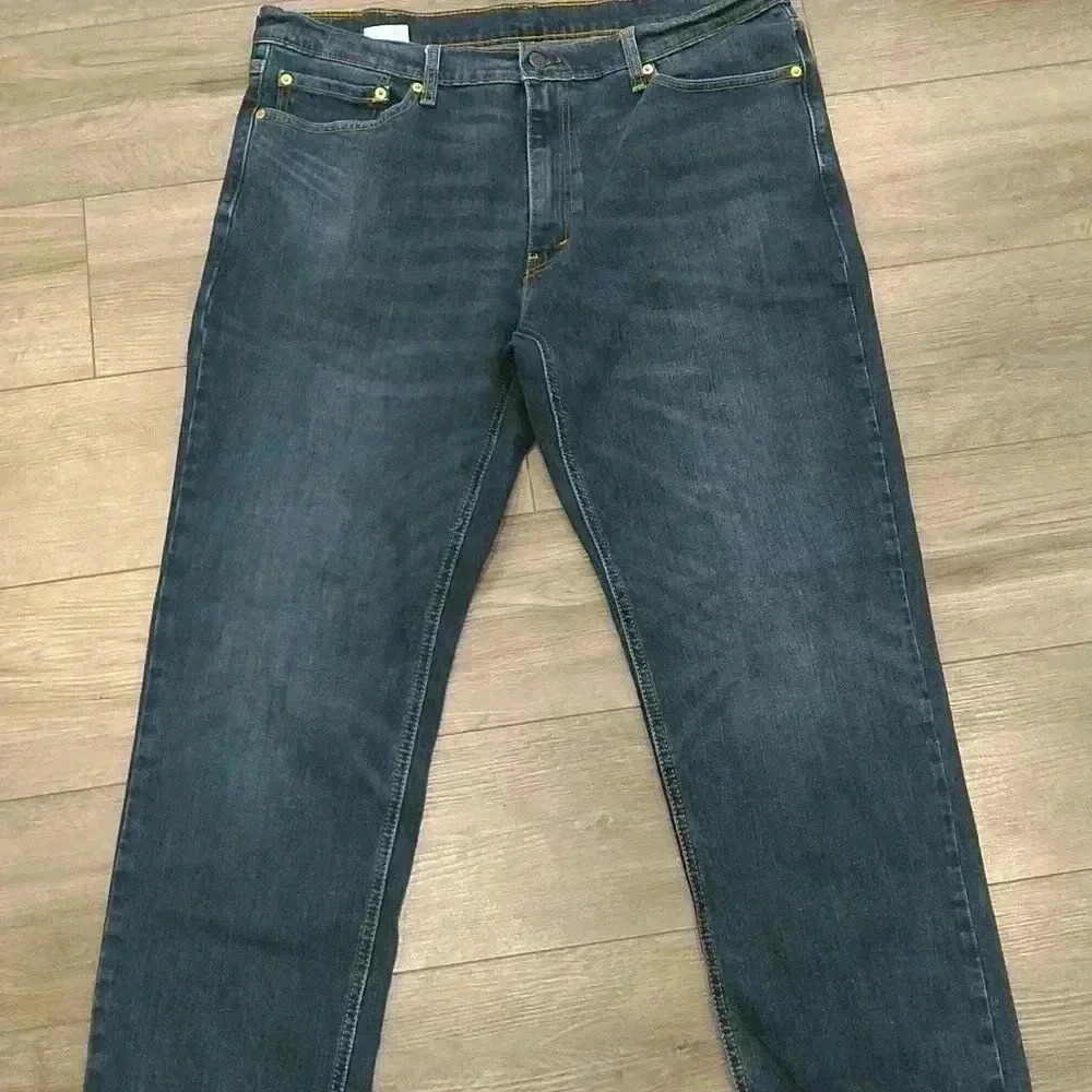 Levis
